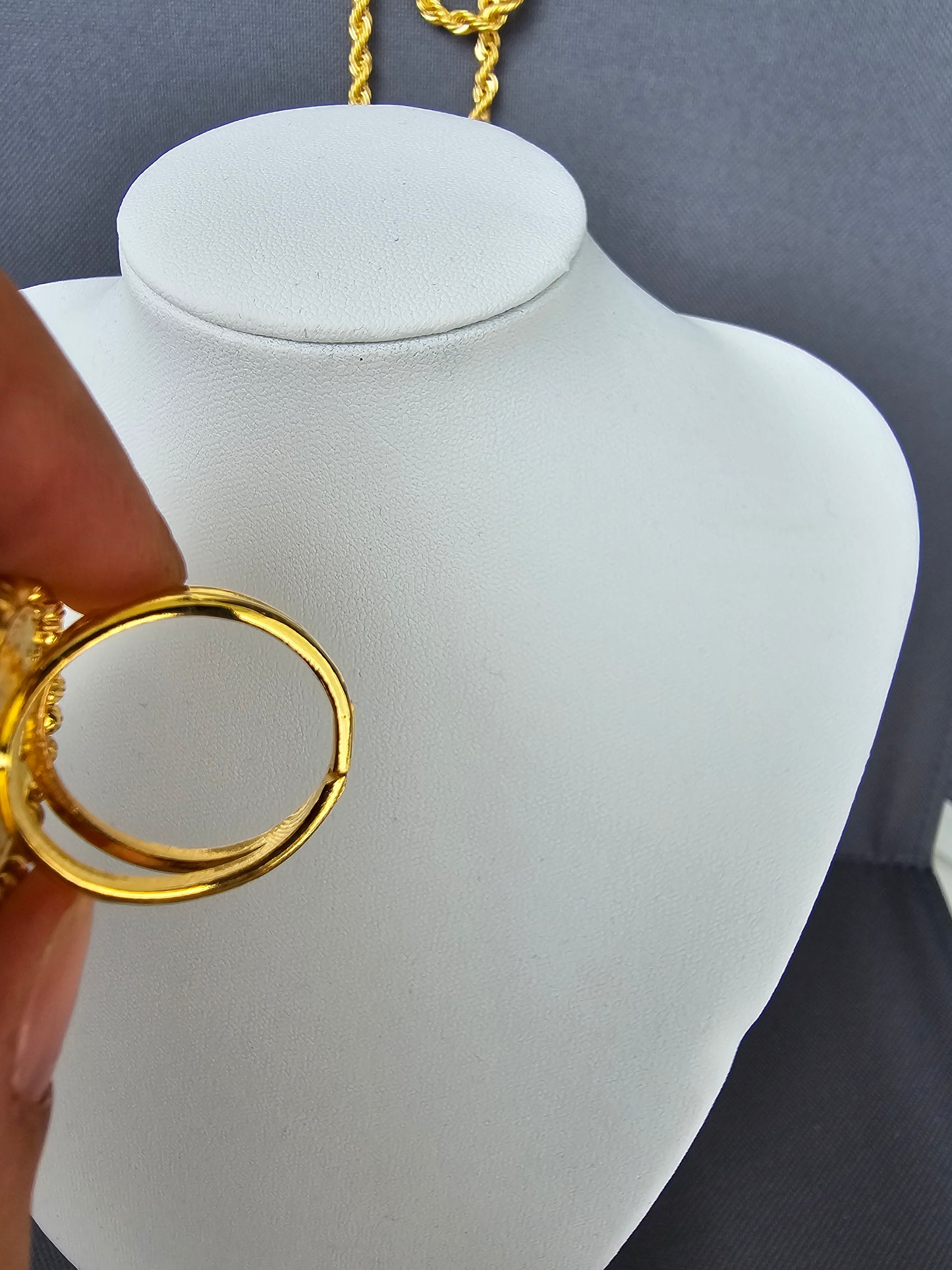 Tuğra Ring 22 Karat vergoldet